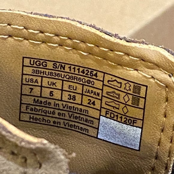 UGG W's Emmeth Chelsea Coffee Grounds Size: 7 NEW IN BOX!!! - Picture 6 of 7